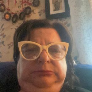 Meet your Posher, Marisa